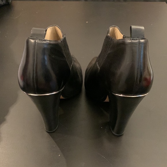 Michael Kors Vero Cuoio black leather ankle booties - Picture 3 of 6